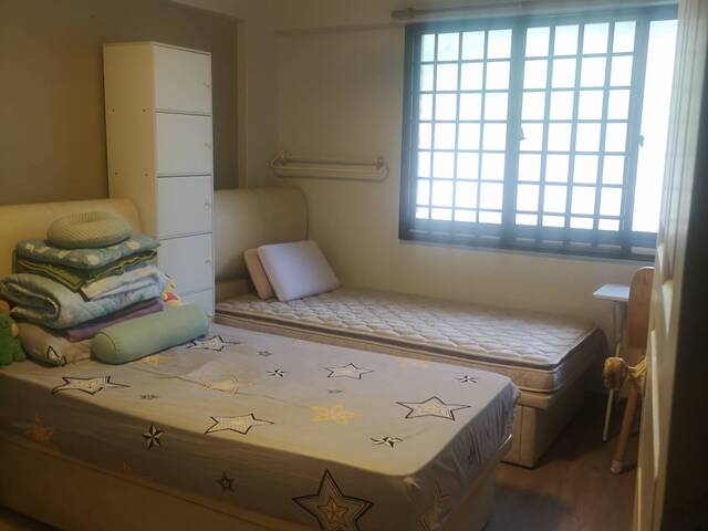 🏡 Near Bedok MRT, for Ladies only.