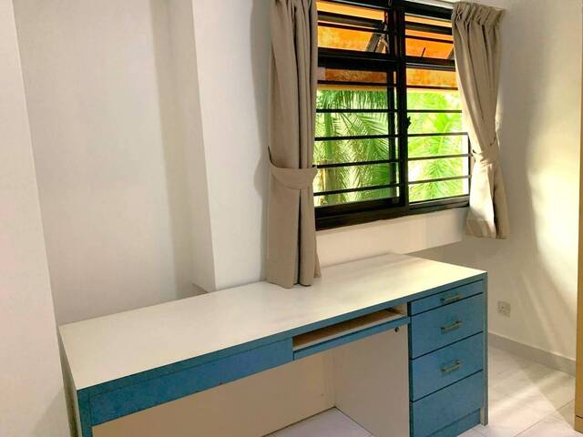 Spacious Executive Apartment Unit at blk 681A Jurong West Central 1! no agent fee