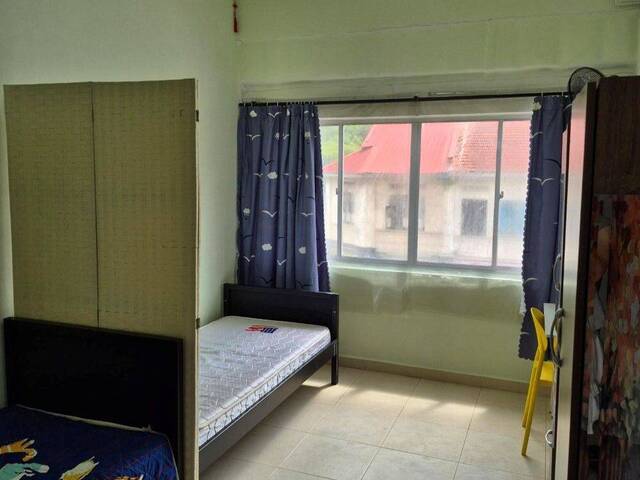 Room for rent at Balestier