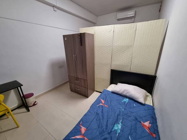 Room for rent at Balestier
