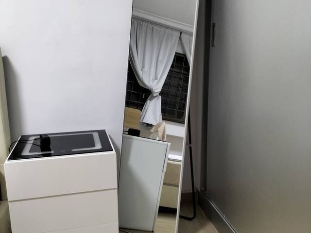 Common Room - 100 Steps to Hougang 1 Shopping Centre - Full of amenities