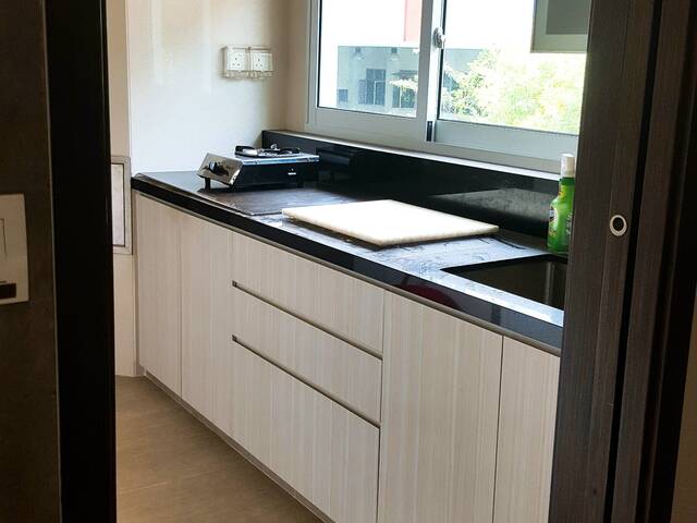 Room for single in the condominium @ 57 Kovan Road Singapore 548147