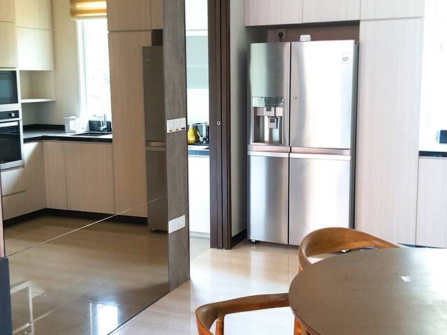 Room for single in the condominium @ 57 Kovan Road Singapore 548147