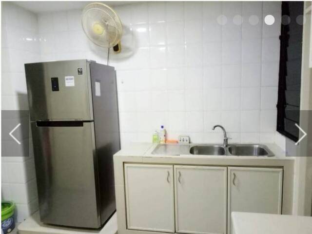 near NUS pasir panjang MRT common room