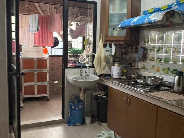 Blk 63b Lengkok Bahru - $1100 for 1 guy (aircon wifi) - 3 mins Redhill MRT