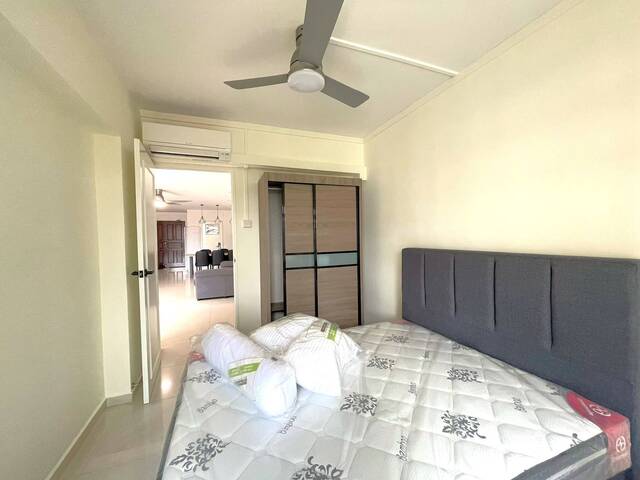 5R flat for Rent at Blk 672B Klang Lane.Near to Little India and Farrer Park MRT NO AGENT FEE