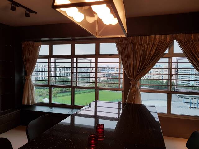Spacious Common Room Available for Rent Near Admiralty MRT –