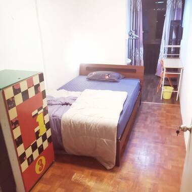 Somerset MRT common room $900