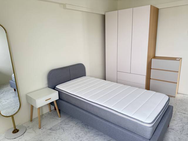 Newly Renovated Spaciuos HDB room for rent - Paya Lebar/Aljunied/Macpherson area