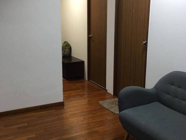 Room for rent / Marymount, Caldecott MRT / Common room / 1pax stay / Available IMMEDIATELY
