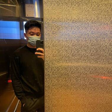 Arthur is looking for a room in Bugis