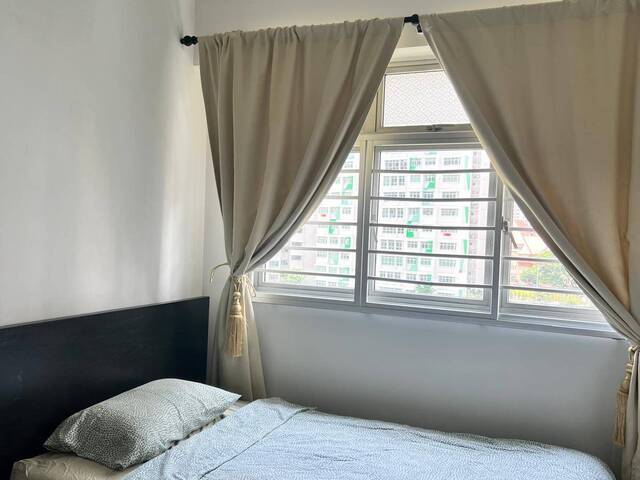 Blk 414b Fernvale - $900 for 1 pax (aircon + wifi)
