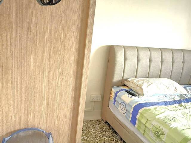 Master room for rent at blk 254 Ang Mo Kio Avenue 4, (Female Only) no agent fee