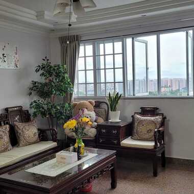 Blk 230 Jurong East - $900 /1 guy (aircon wifi) - walk to MRT , very high floor