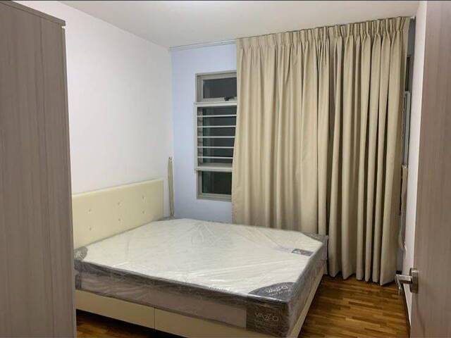Blk 209 Serangoon Central - $1200 for couple , $900 for 1 pax - AIRCON, WIFI, MRT