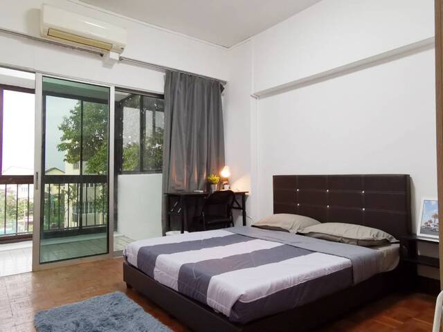 Thomson Grove - Just beside Lentor MRT station