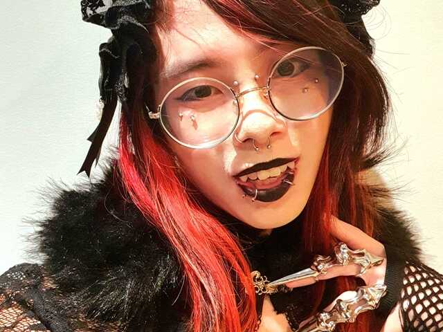 Deko is looking for a room in North-East Singapore