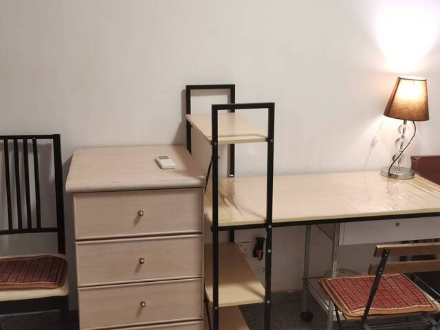 Pasir Panjang MRT common room,condo