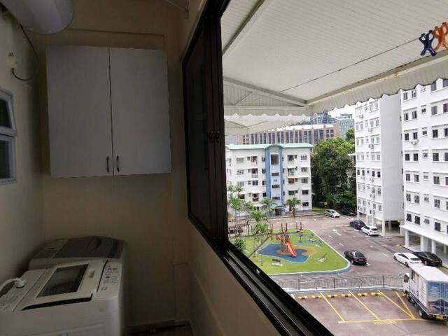 Room For Rent - Somerset, Newton,Dhoby Ghaut MRT/ Common room / 1 pax stay / Available IMMEDIATELY