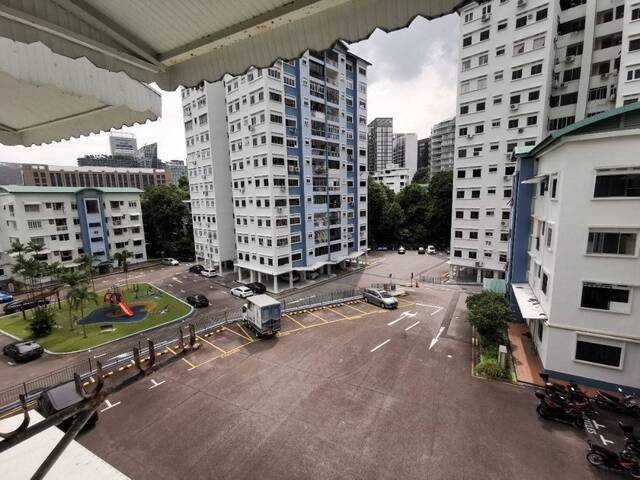 Room For Rent - Somerset, Newton,Dhoby Ghaut MRT/ Common room / 1 pax stay / Available IMMEDIATELY