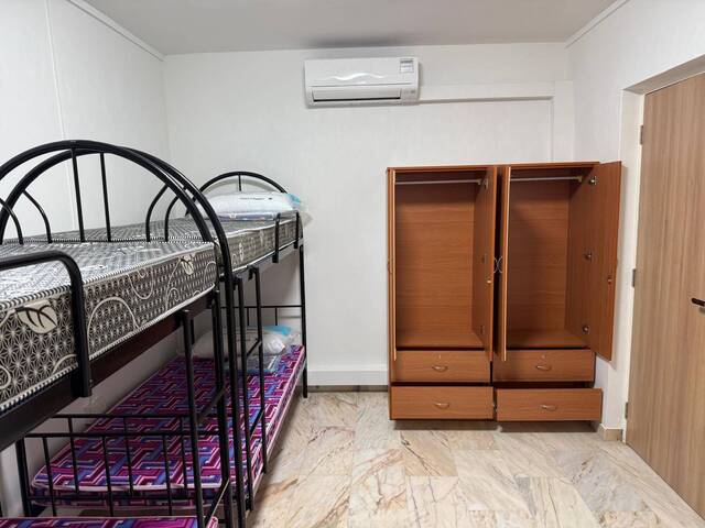 Female Shared Room @ Bukit Batok For Rent ( 4 Pax in the Room )