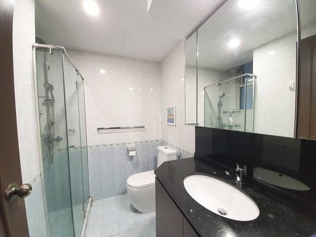 Northoaks Condo room for Rent near Admiralty MRT,No agent fees,Cooking allowed,with Private bathroom