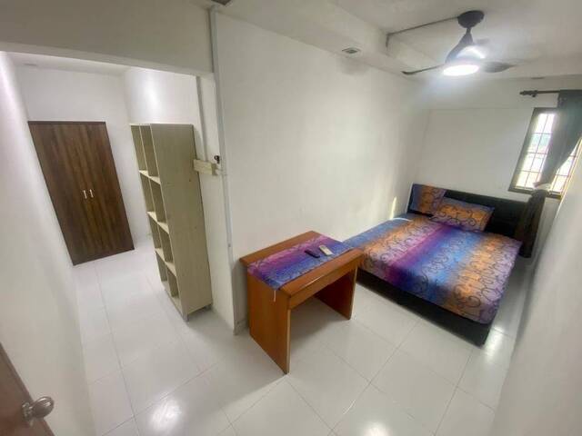Room for rent / Outram, Tangjong Pagar, Chinatown MRT / Common room / 1-2 pax stay / Available April