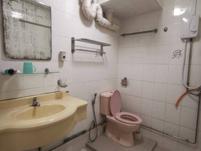 Room for rent / Outram, Tangjong Pagar, Chinatown MRT / Common room / 1-2 pax stay / Available May 3