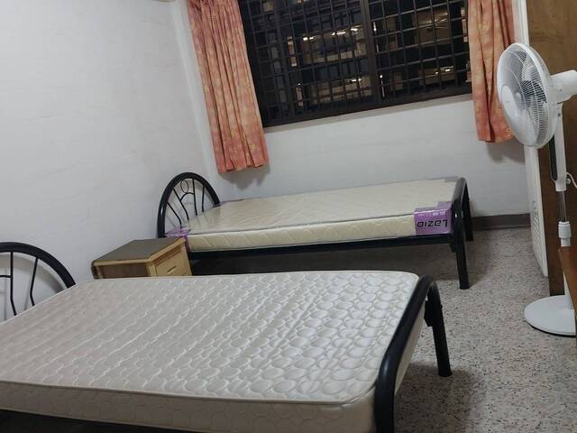 Common room at 44 sims drive for rent! Aircon wifi!