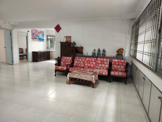 HDB EA Flat for Rent – Prime Location Near MRT & Amenities