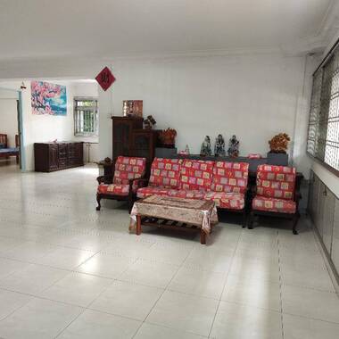 HDB EA Flat for Rent – Prime Location Near MRT & Amenities