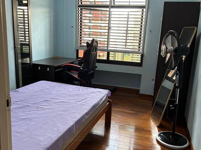 Blk 63b Lengkok Bahru - $1100 for 1 guy (aircon wifi) - 3 mins Redhill MRT