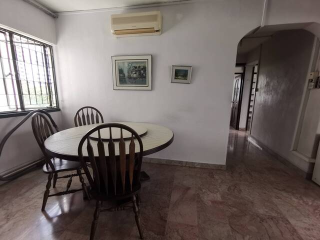 Room for rent / Marymount, Caldecott MRT / Common room / 1pax stay / Available April 14