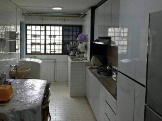HUGE SHARED COMMON ROOM BLK 120 POTONG PASIR (RENEWED POST)