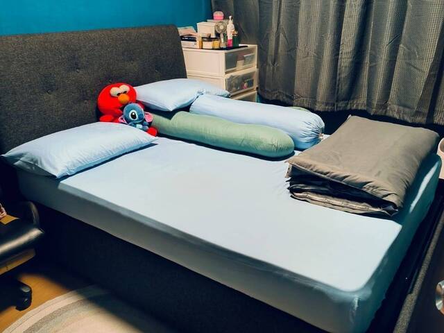 Room for rent near MRT