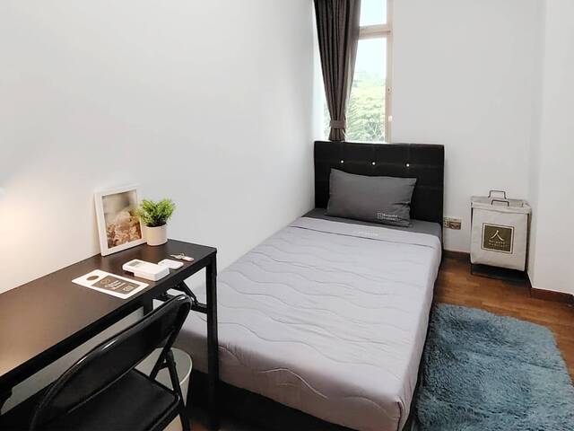 42 Pasir Panjang Hill, Singapore 118894