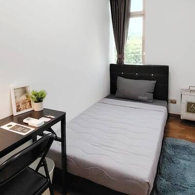 42 Pasir Panjang Hill, Singapore 118894