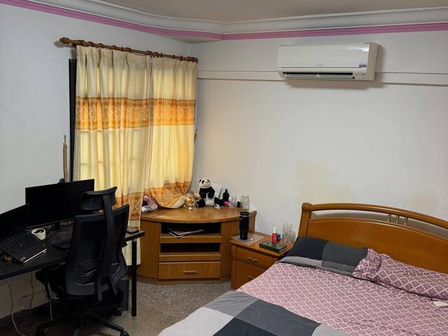 Spacious Master Bedroom @ Sengkang | 1 Min to LRT | Available Immediately