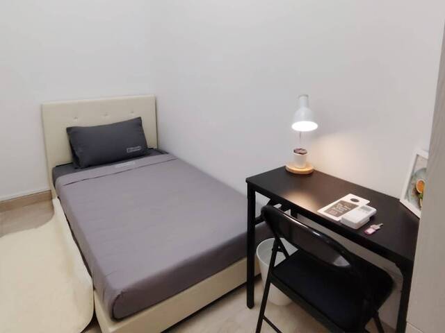 ✨ Maple Wood – Cheap & Value-for-Money Common Room | Near SIM | 1 Pax Only | No Agent Fee ✨