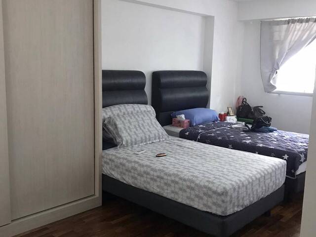 Blk 172B Edgedale Plains Master Bed Rm & Common Rm 4 Rent