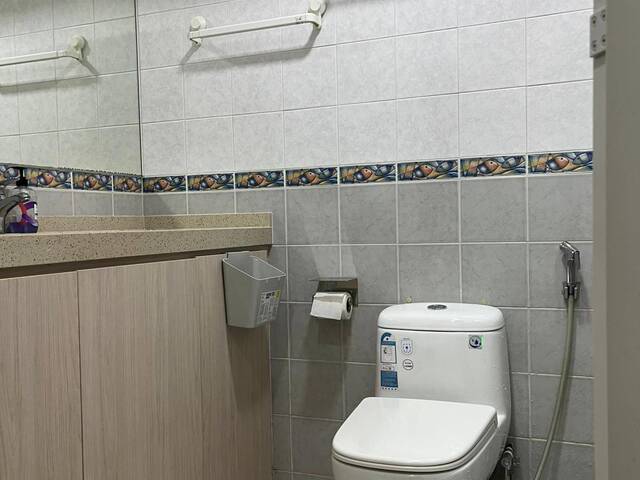 Blk 172B Edgedale Plains Master Bed Rm & Common Rm