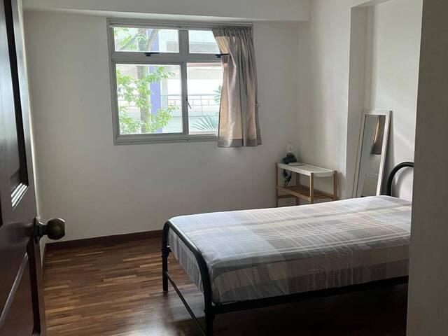 Blk 172B Edgedale Plains Master Bed Rm & Common Rm 4 Rent