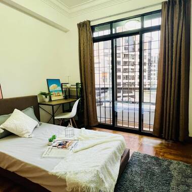 Eastpoint Green Condo Premium Common Room With Balcony For Rent (Simei MRT - EWL/Green Line)