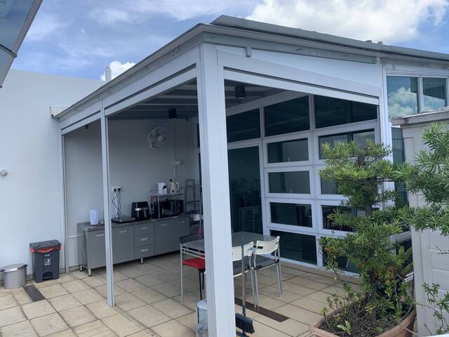 Sky Terrace with 2 bedrooms, rooftop pool and mini garden terrace near Kembangan MRT (EW green line)