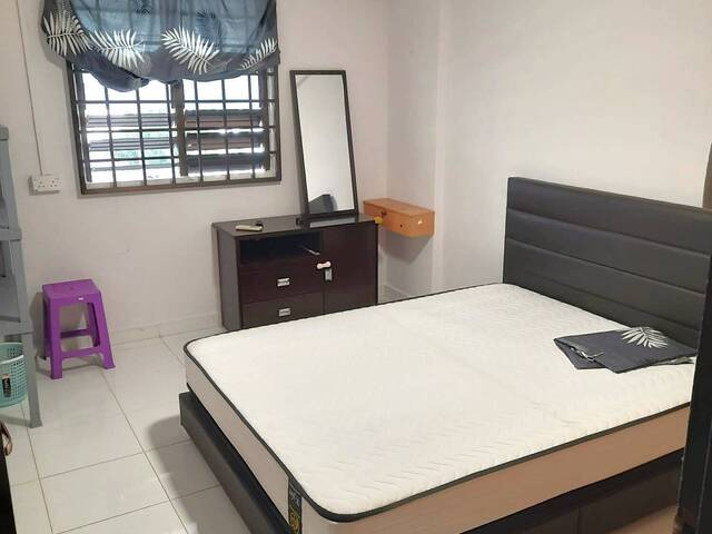 Common room for Rent at Blk 570 Ang Mo Kio Avenue 3. Near to Bukit Batok MRT! NO AGENT FEE