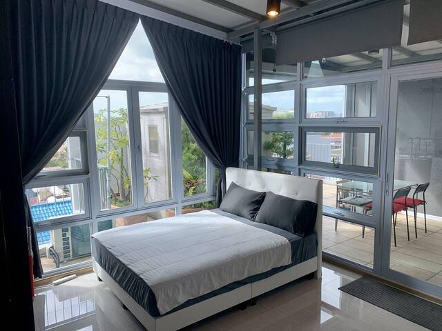 Sunny Terrace w 2 bdrms, rooftop pool, mini garden theme terrace near Kembangan MRT (EW green line)