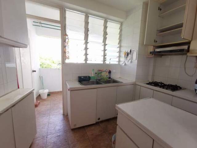 Room for rent/ Dover, Clementi MRT/ Common room/ For 1 pax/ Available Immediately