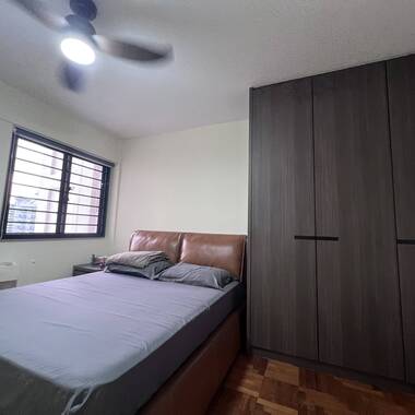 Central area nicely renovated common room