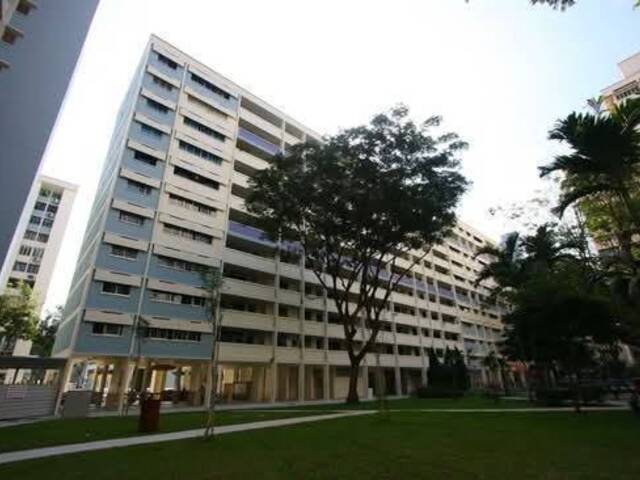 Common room for Rent at blk 236 Serangoon Avenue 3. (Female Only)v NO AGNET FEE