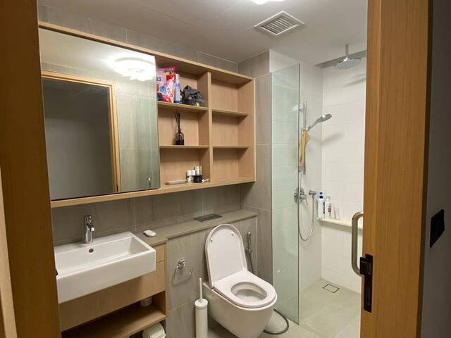 Room available for rent!